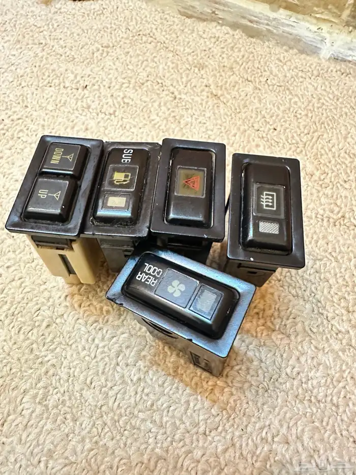 يد النور  والغمازات  المسحات صالون 90 97 8