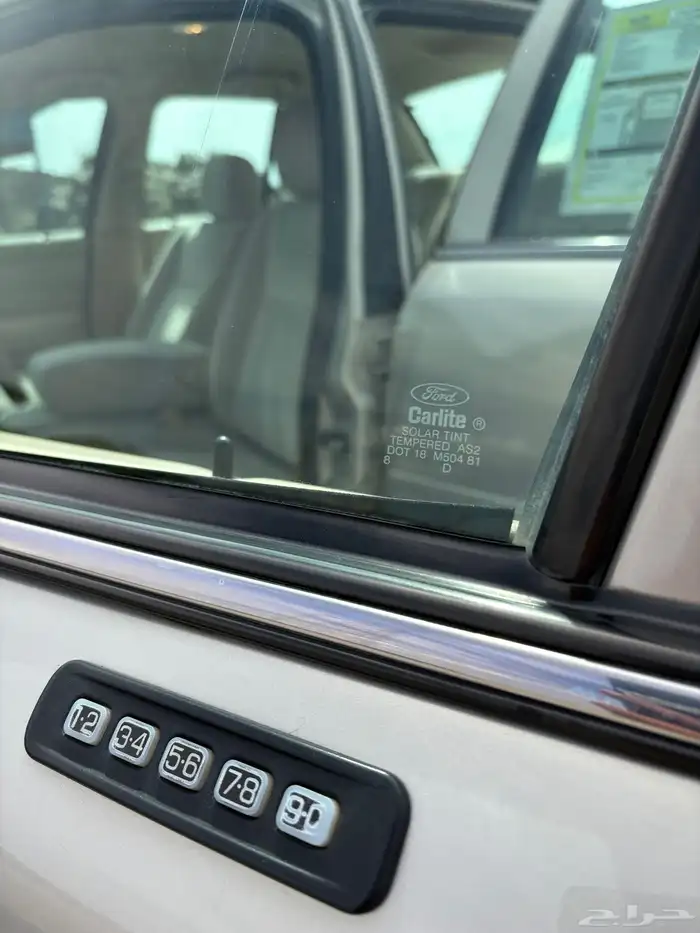 فورد فكتوريا 8