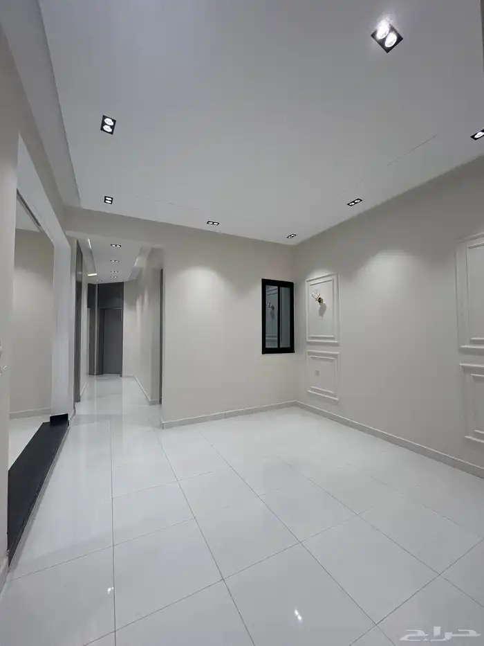 للبيع شقق ارضية و علوية تشطيب VIP بحي المعارض خميس مشيط 11