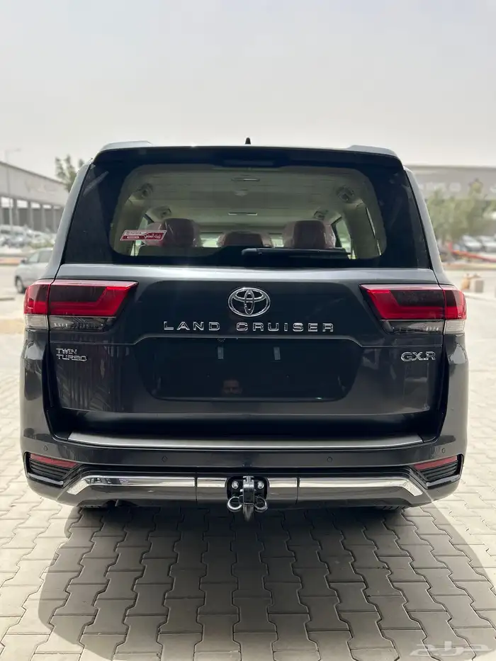 تويوتا  لاندكروزر GXR-4 بنزين 2025 اسود 325500 شامل الضريبة 3