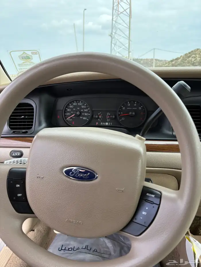 فورد فكتوريا 42