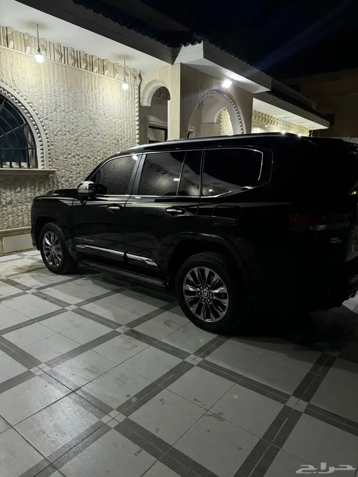 لاندكروزر 2023 9