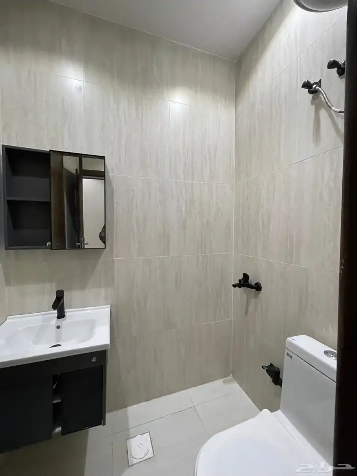 للبيع شقق ارضيه وشقق علويه من 430 الف حى المصيف 19