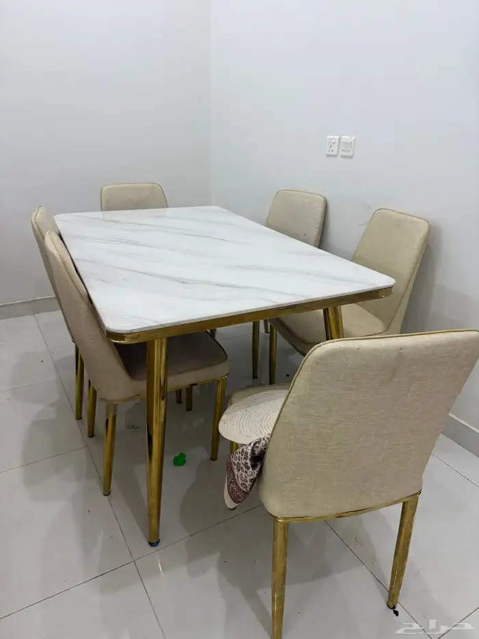 طاولة طعام 1