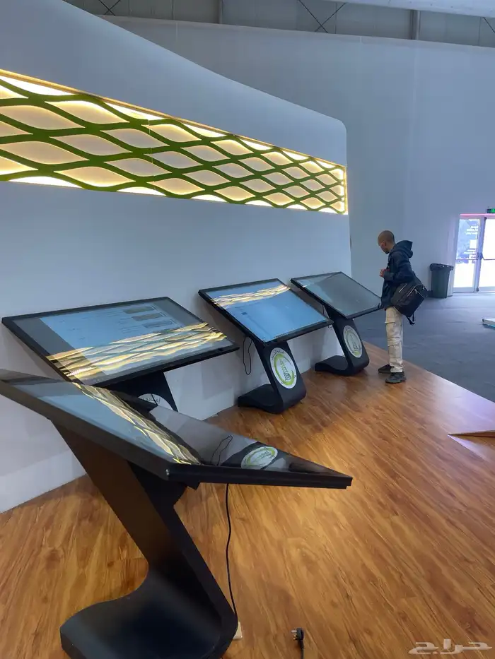 تنظيم المعارض و المؤتمرات شاشات صوتيات اضاءة بوثات 3