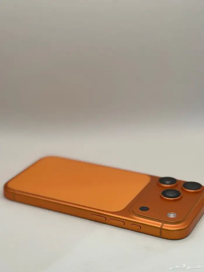 للبيع ايفون 17 برو 3