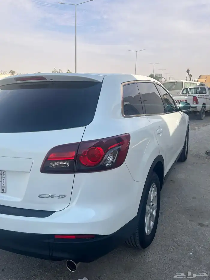مازدا CX9 موديل 13 للبيع ابيض ماشي 300 الف 4