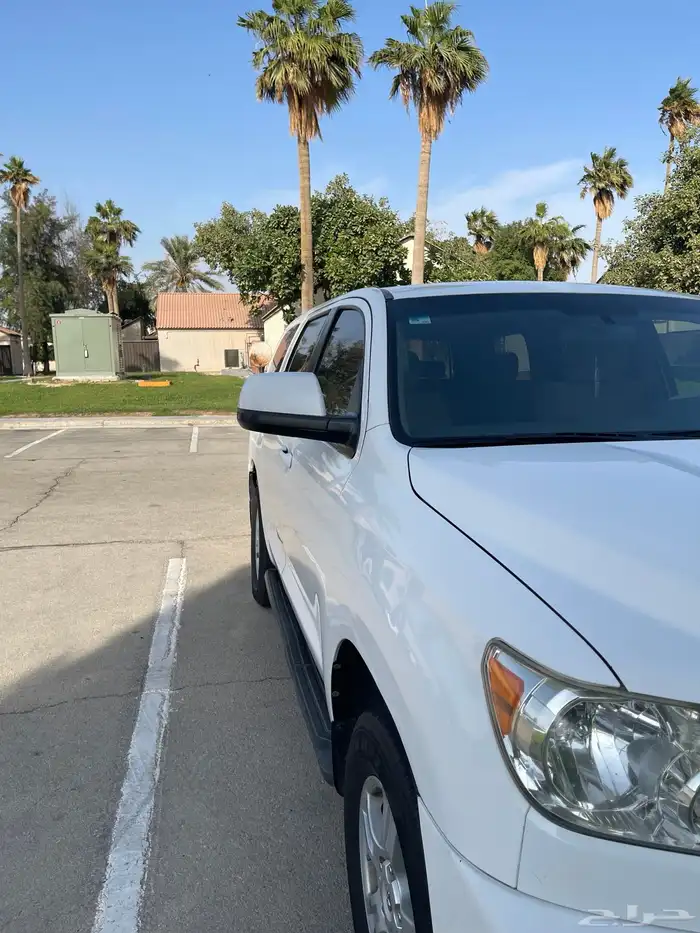 سكويا 2011 Toyota Sequoia 5