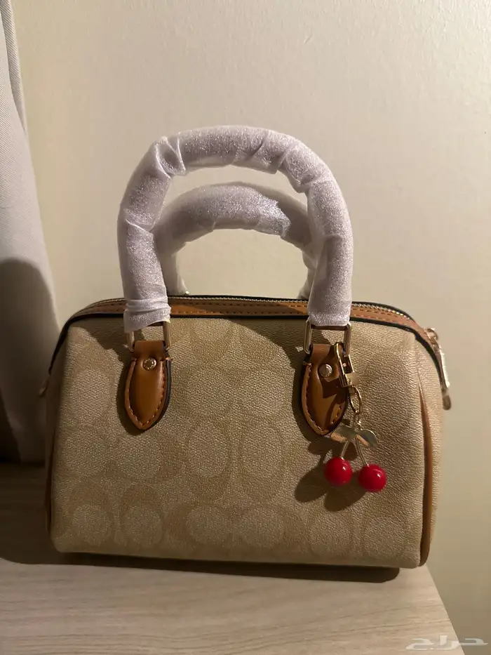 شنطه كوتش ماركة 1