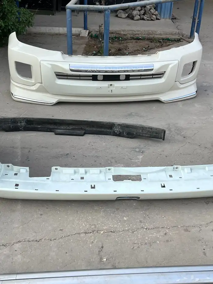 صدام وباب لاندكروزر 4