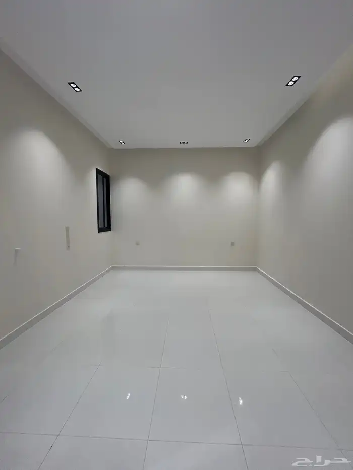 للبيع شقق ارضية و علوية تشطيب VIP بحي المعارض خميس مشيط 17