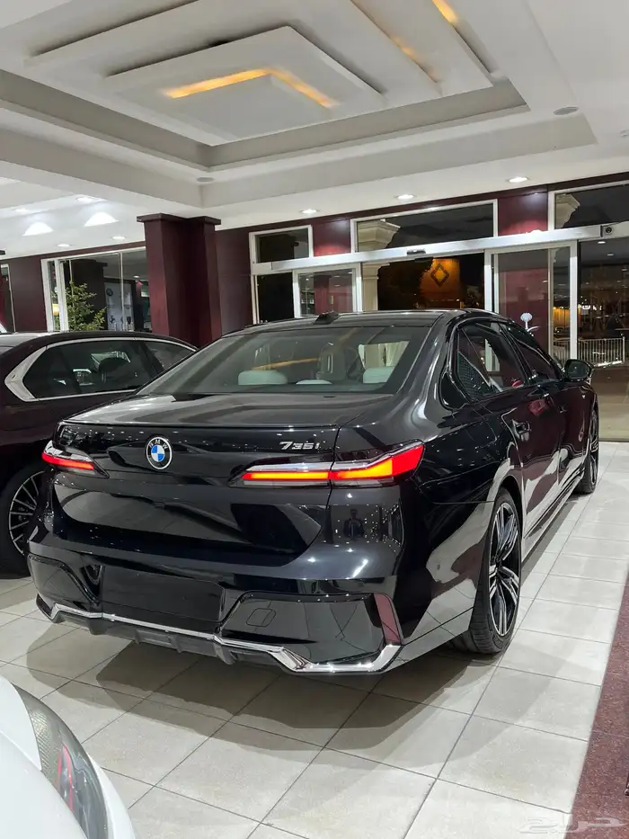 بي ام دبليو 735i 2026 2