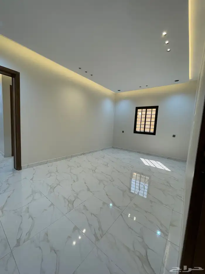 للبيع شقه دور أرضي مع حوش وسيع وبايكه خميس مشيط 6