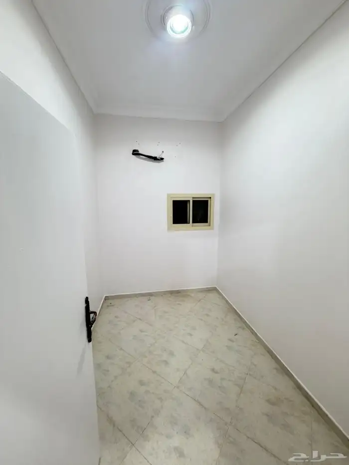 للايجار شقه بحي اشبيليه 4غرف ب38الف 9