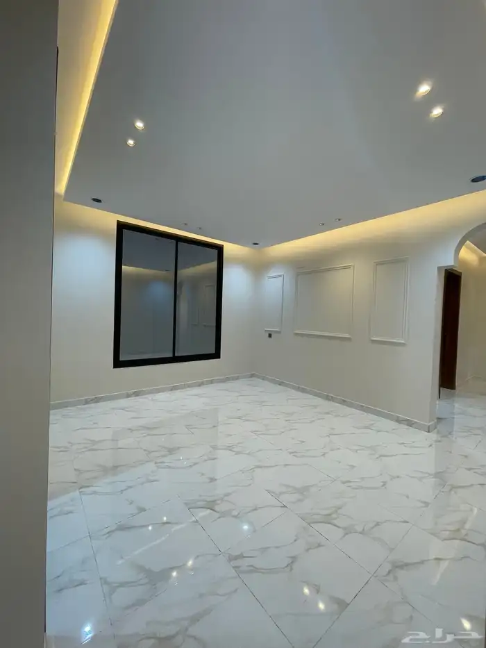 للبيع شقه دور أرضي مع حوش وسيع وبايكه خميس مشيط 8