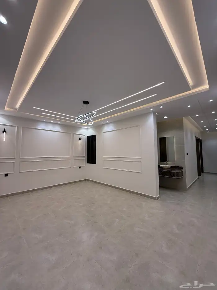 للبيع دور ثاني 6 غرف وسطح بسعر 500الف خلف العثيم بالمحالة 16