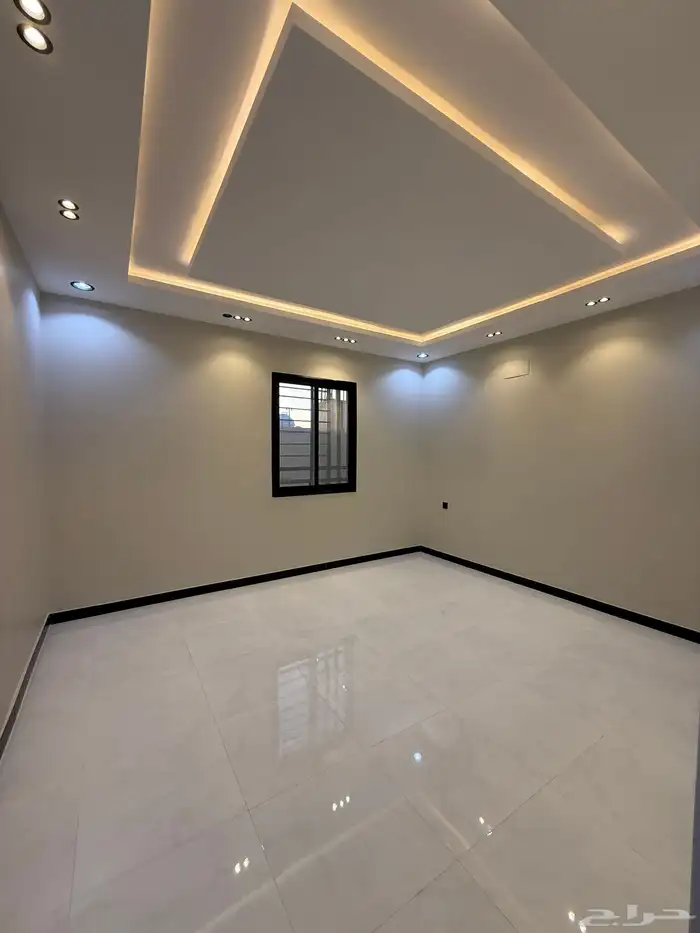 للبيع روف علوي بموقع مميز ومكتمل الخدمات بالموسى خميس مشيط 33