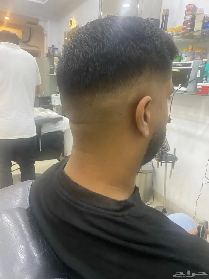 حلاق من تونس موجود في الخبر 2