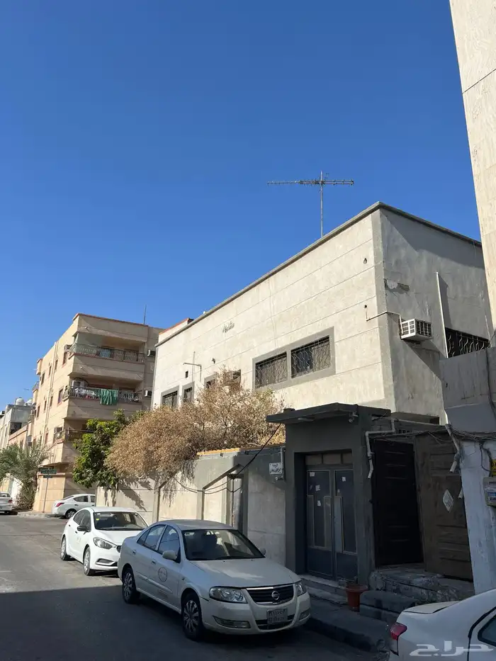 للبيع عمارة في الدمام حي المزروعية-من ثلاث شقق 2