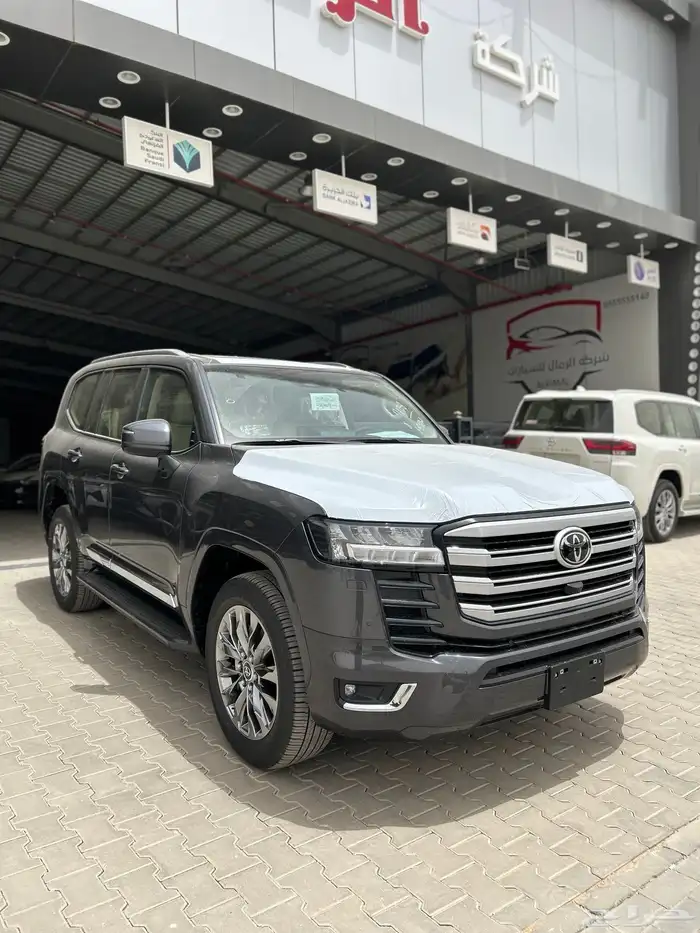 تويوتا  لاندكروزر GXR-4 بنزين 2025 اسود 325500 شامل الضريبة 1