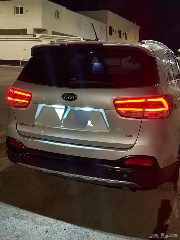 كيا سيورنتو 12