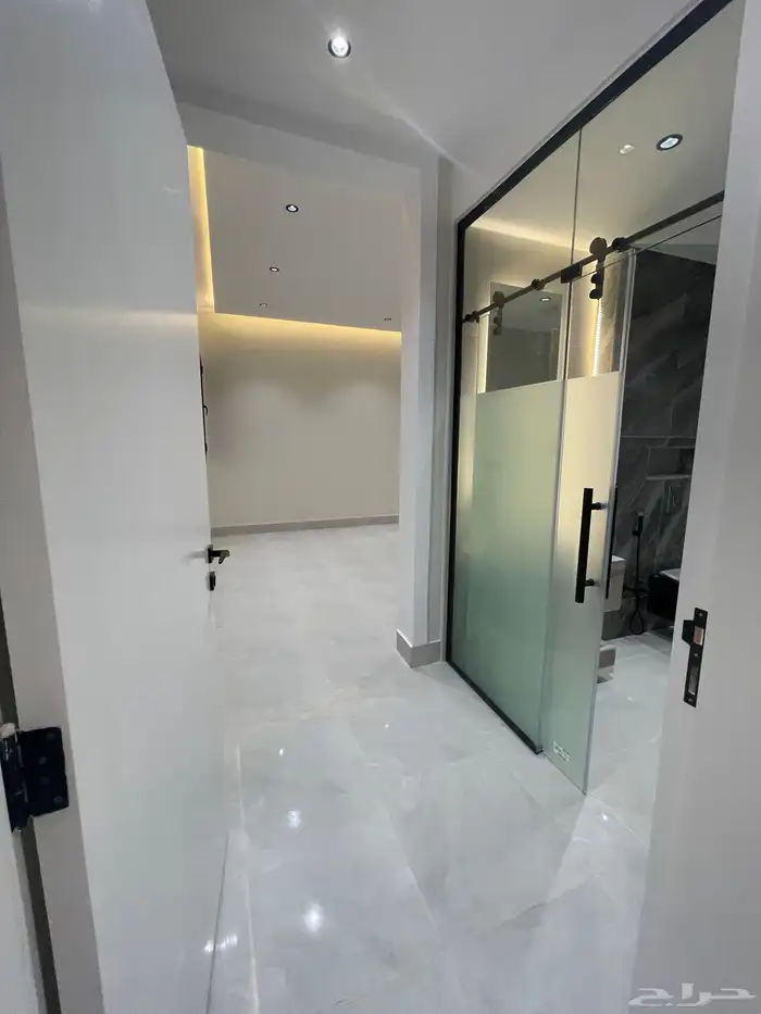 للبيع شقه دور أرضي مودرن تشطيب راقي بالمحاله ابها 17