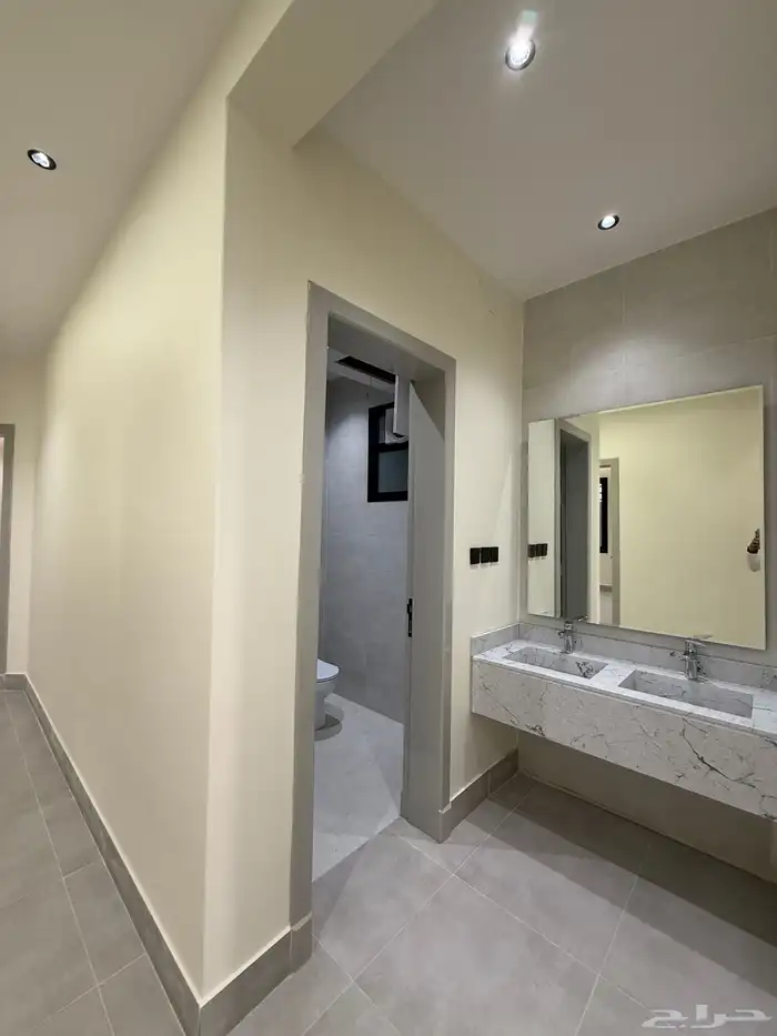 للبيع شقق ارضيه وعلويه بسعر صيدة ع برحه وسيعه بشمال الخميس 14