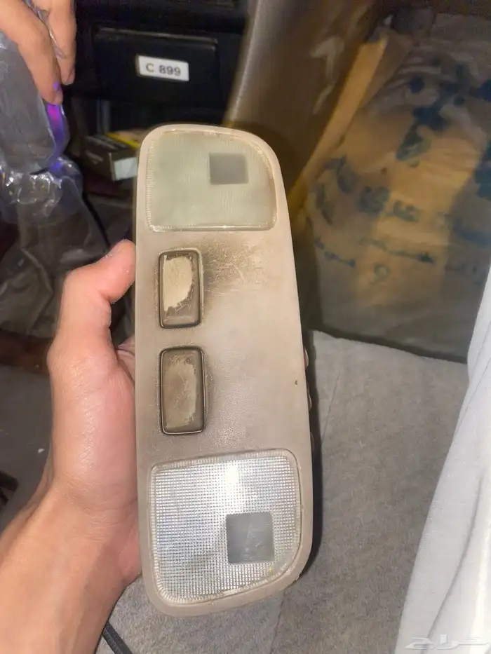 لمبة سقف كامري من موديل 98 الى 2002 اصلي وكاله 0