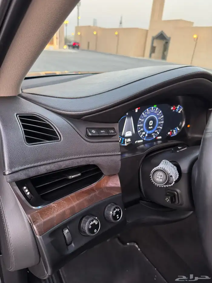 اسكاليد 2019 بريميوم (ملكي) الجميح نظيف جدا 70