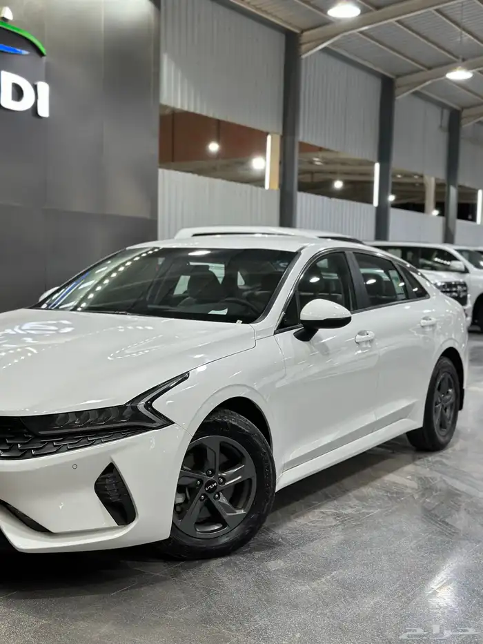 كيا K5 ستاندر 2022 لدى معرض(عبيد الرشيدي) 2