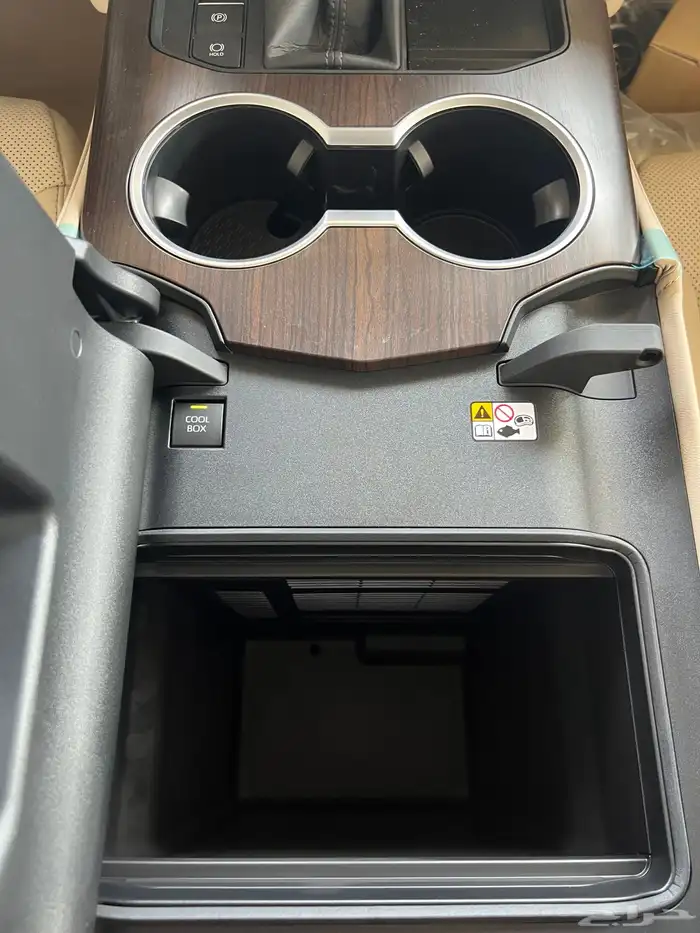 تويوتا لاند كروزر GXR L5 بريمي 2025 فل كامل 15