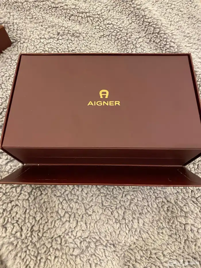 AIGNER 1