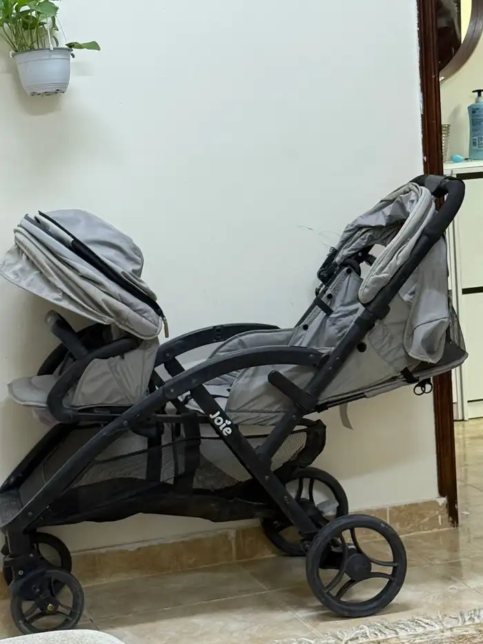 عربية أطفال توأم 0