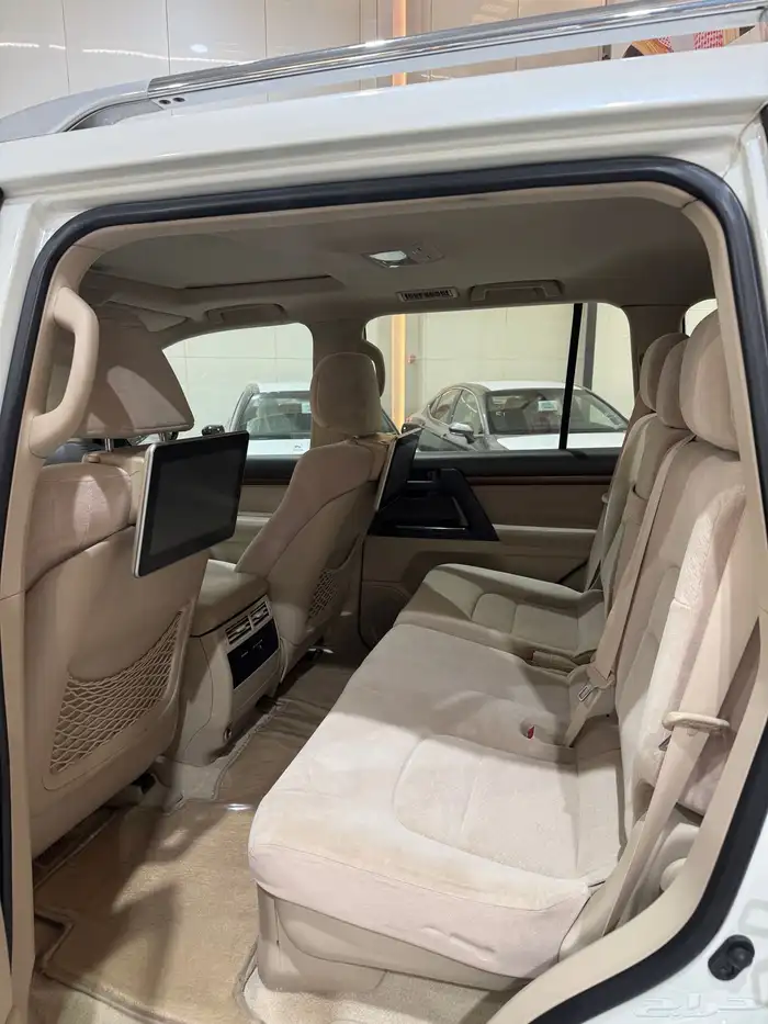 لاندكروزر GXR. سعودي 8 سلندر 2018 10