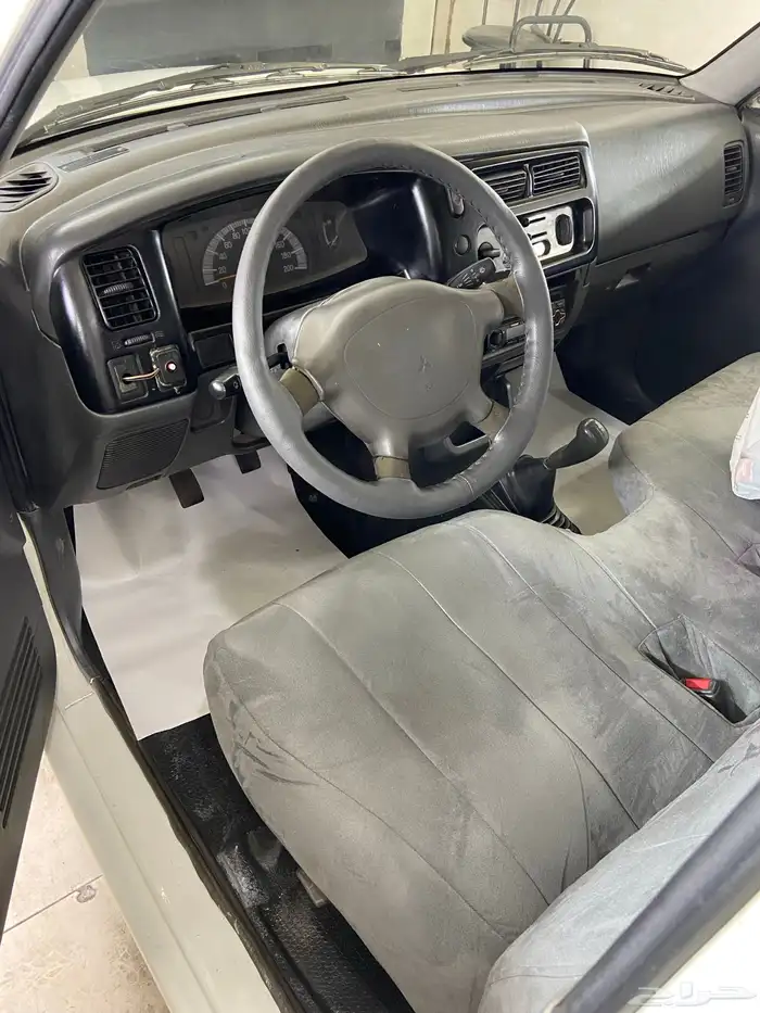 مستبيشي 2005 2