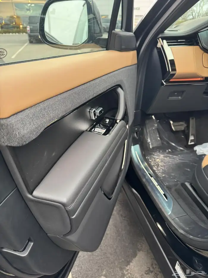 للبيع رانج روفر سبورت 2025 - V8 اصفارر وارد كندا 3