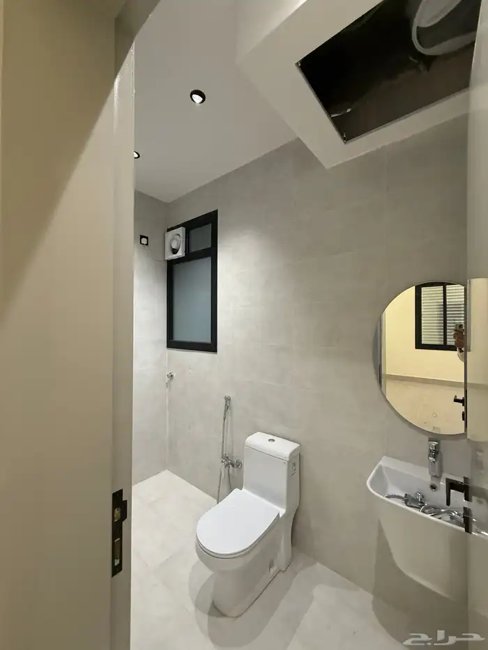 للبيع شقق ارضيه وعلويه بسعر صيدة ع برحه وسيعه بشمال الخميس 19