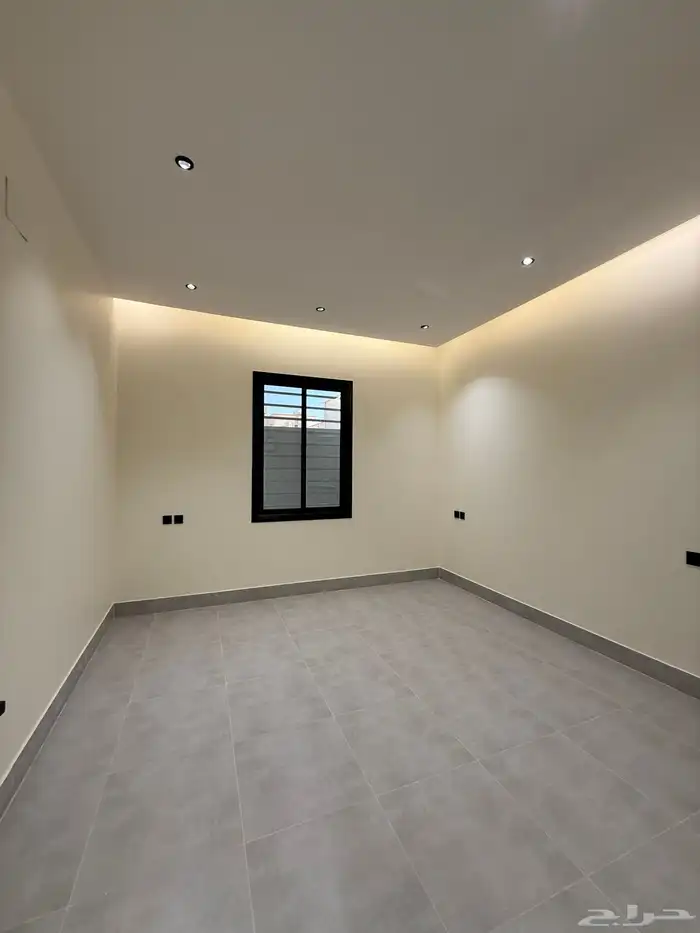 للبيع شقق ارضيه وعلويه بسعر صيدة ع برحه وسيعه بشمال الخميس 15