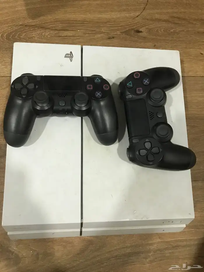 سوني 4 مع يدين موب اصليه اليدين والجهاز ماقد فك 0