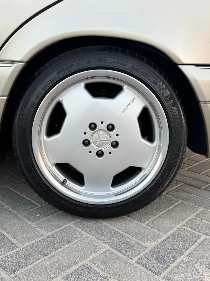 للبيع مرسيدس شبح موديل 97 18