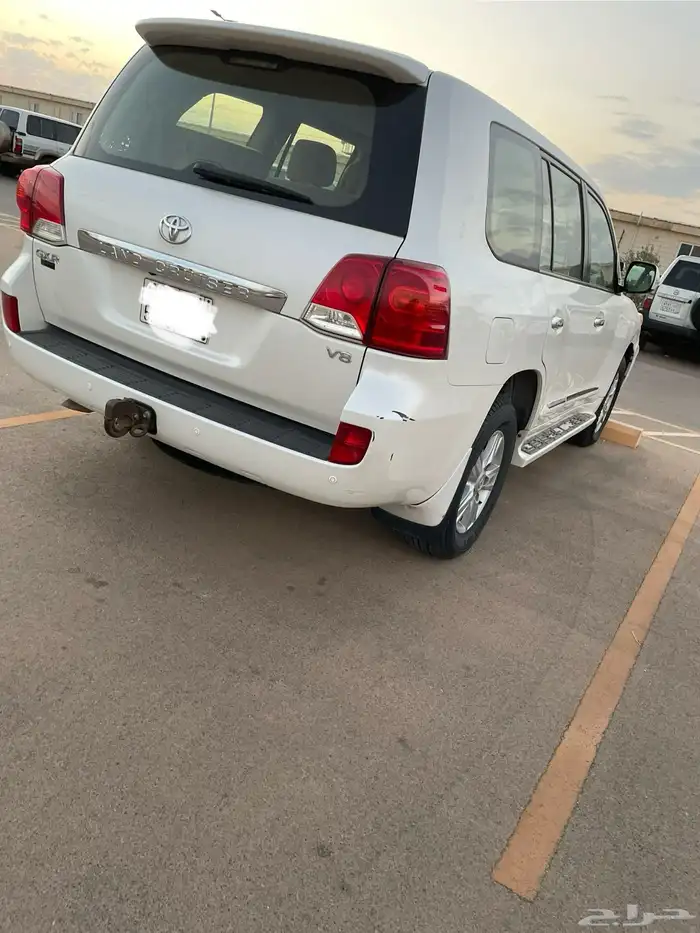 لاندكروزر 2013 فل كامل للبيع 3