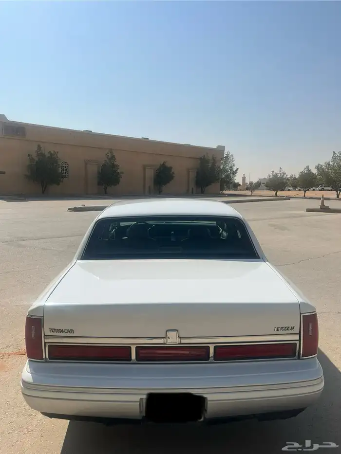 لنكولن تاون كار موديل 1996 3