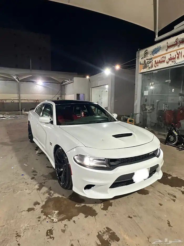 دوج تشارجر. 8 سلندر 2017 RT 0
