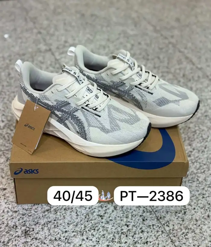 شوزات اسيكس 4