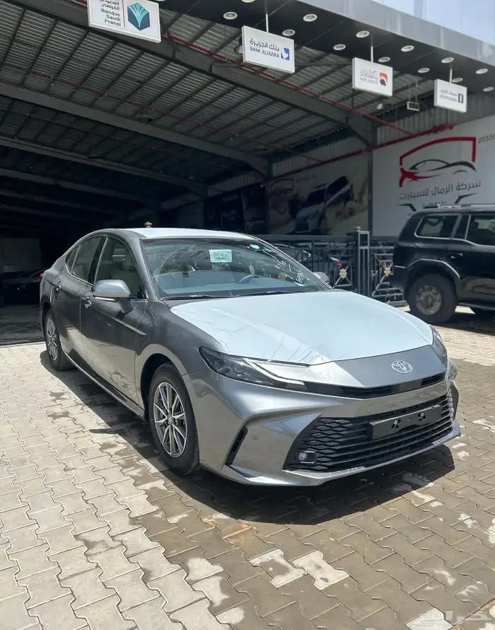 تويوتا   كامري E استاندر بنزين رمادي 113850 شامل الضريبة 1