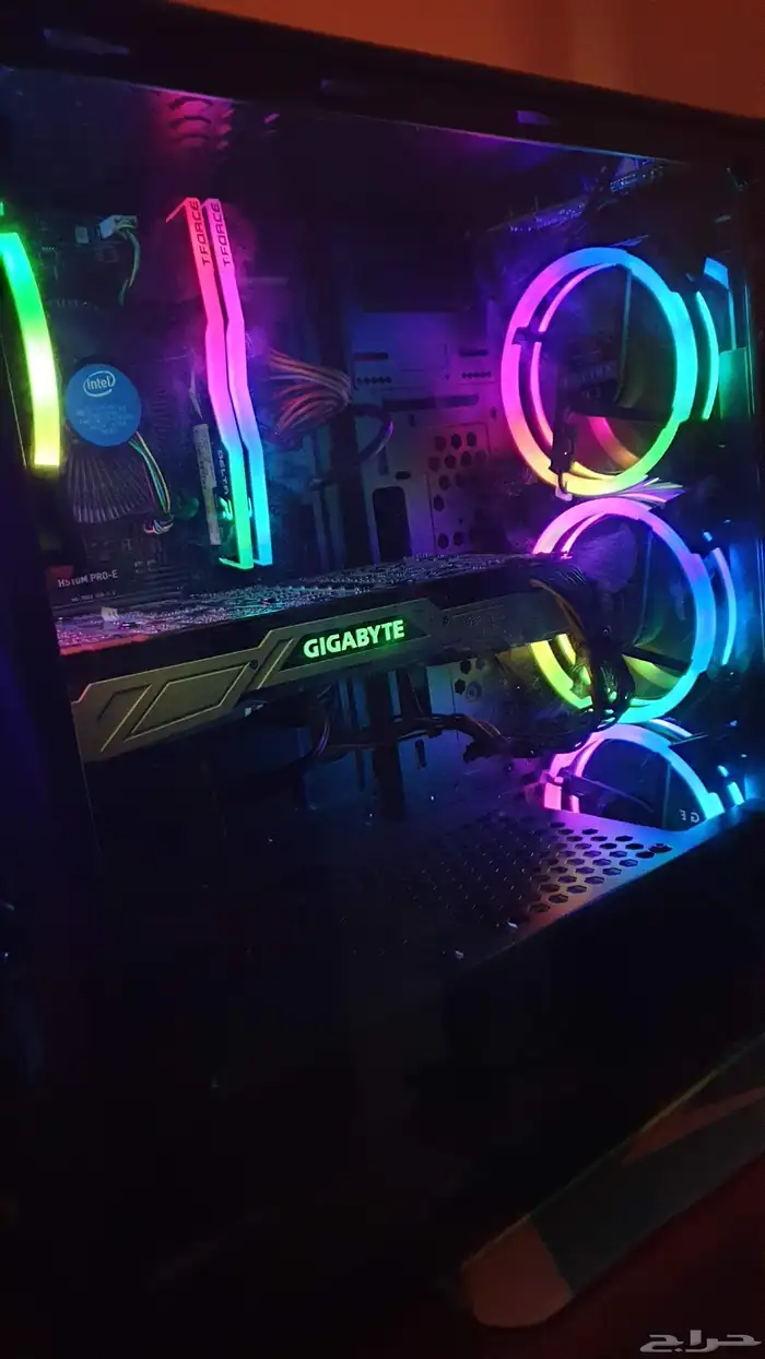 للبيع جهاز كمبيوتر مكتبي مستعمل بحالة ممتازة 0