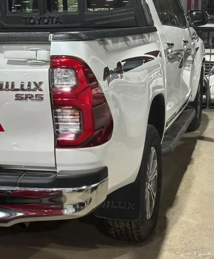 هايلكس غمارتين دبل اتوماتيك. فل كامل بنزين 8