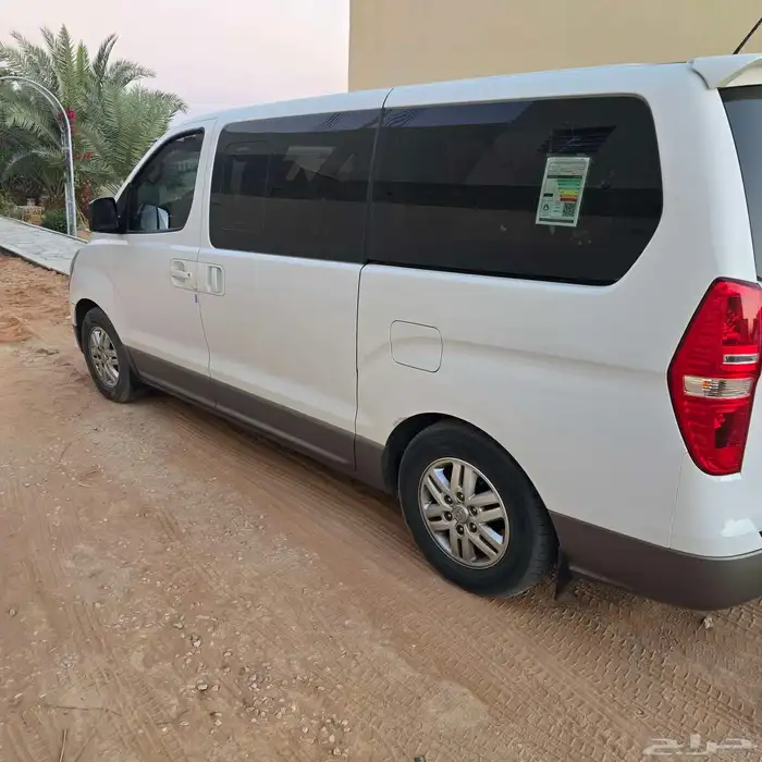 H1موديل 2016شبه جديد فيه دقشات خفيفه على الفحص مكينه وقير وش 6