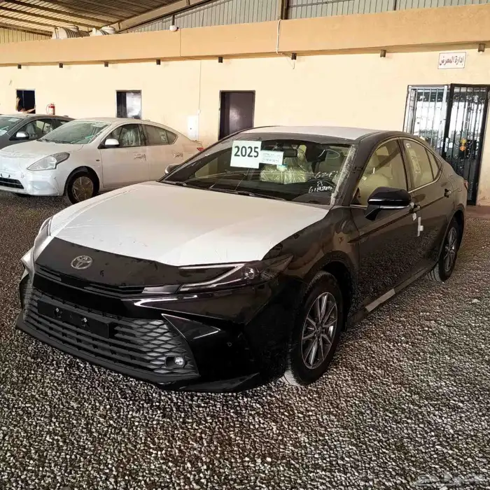 تويوتا كامرى E موديل 2025 سعودى اصفار 1