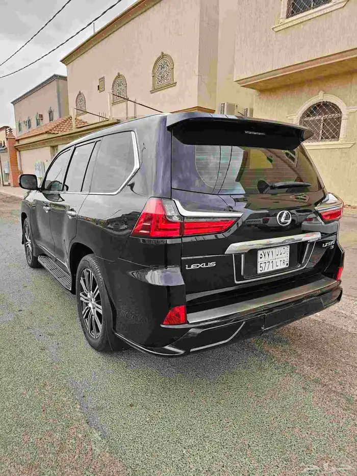 للبيع لكزس LX 2021 سعودي فل السعر 318 2